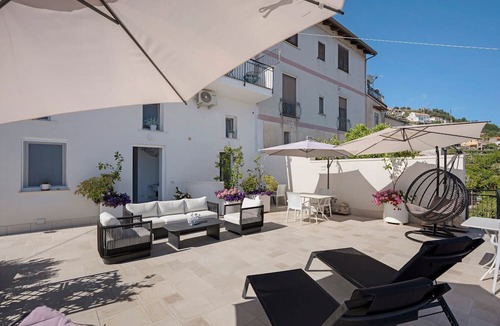 San Michele Apartment | Room 'Amalfi Sea View' with Sea View, Wi-Fi and Air Conditioning