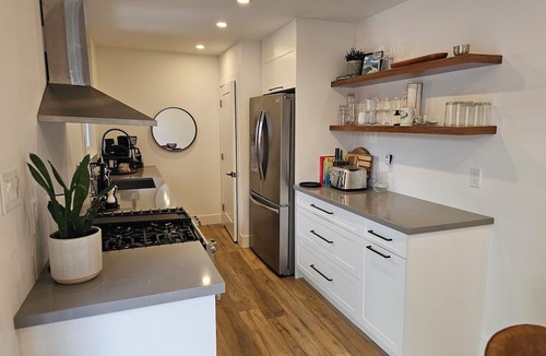 Cannifton House | Newly-renovated home, sleeps 8, with pool & hot tub!