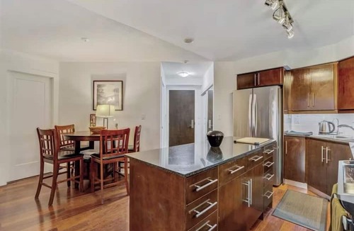 Wellington Place Condo | 3 Beds-2 Wash-Parking-Gym-Swimming Pool-Jacuzzi Sauna-Filter Drinking Water-Wifi