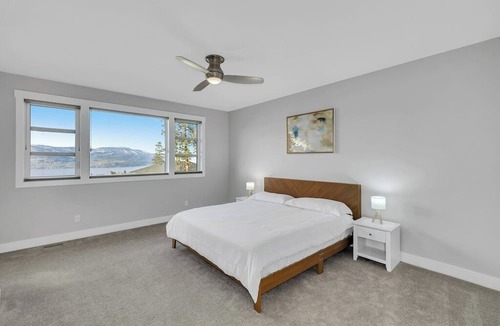 Southwest Mission House | Lakeview mountainside retreat with 3 bedrooms, WiFi in heavenly Kelowna
