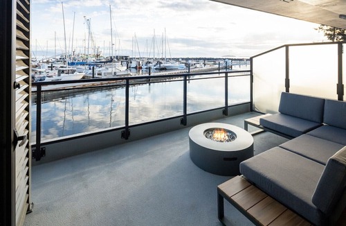 Regional District of Nanaimo Apartment | Suite 107 - One-Bedroom Oceanview Queen Suite