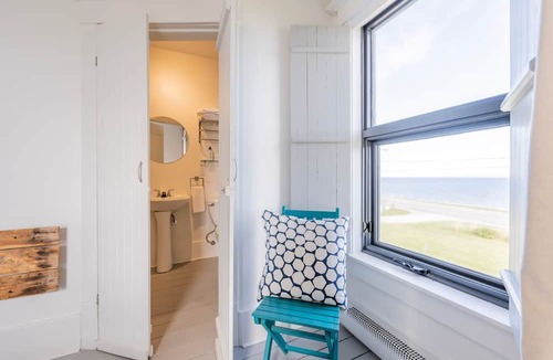 Havre-Aubert Ski Chalet | Private 6-Bedroom Hotel in Les Îles-de-la-Madeleine with Full Amenities & Views