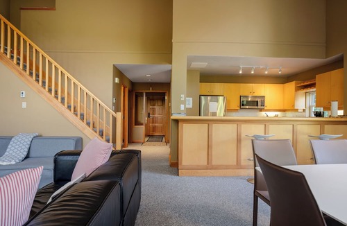 Whistler House | Well furnished 3-bedroom townhome in perfect location for ski or golf