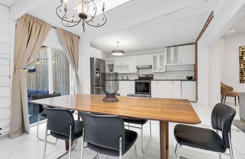 Gay Village Apartment | Spacious & Stylish Downtown Retreat |Hot Tub