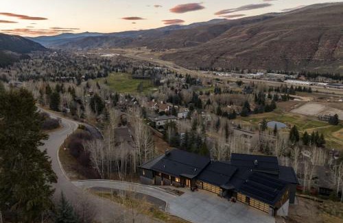Eagle-Vail House | Whiskey Hill Luxury Retreat Hot tub Mountain Views