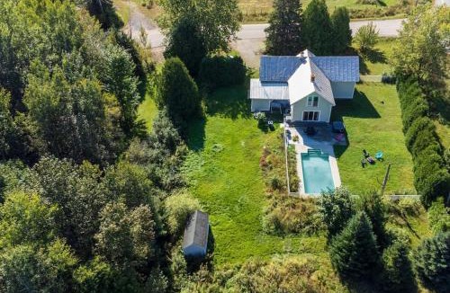 Sainte-Marcelline-de-Kildare Ski Chalet | Piscine Lac des Français Chalet Menoua
