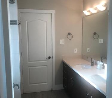 Richmond House | Large suite with separate bathroom