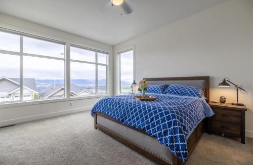 Promontory Villa | Scenic View Home by Cultus Lake