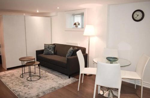 High Park North Apartment | High Park Spacious & Bright Studio