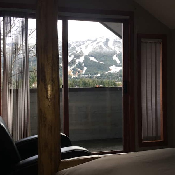 Magnificent Large 4.5 Bedroom Chalet with Spectacular Views SLEEPS 12