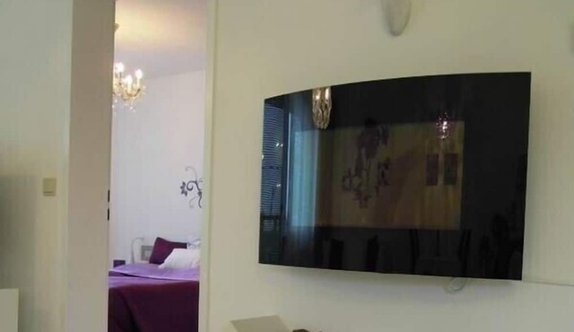 90m2, TOP LOCATION, CLOSE TO VIENNA, QUIET, CLEAN, SECURE, CHEAP, SCS, WiFi