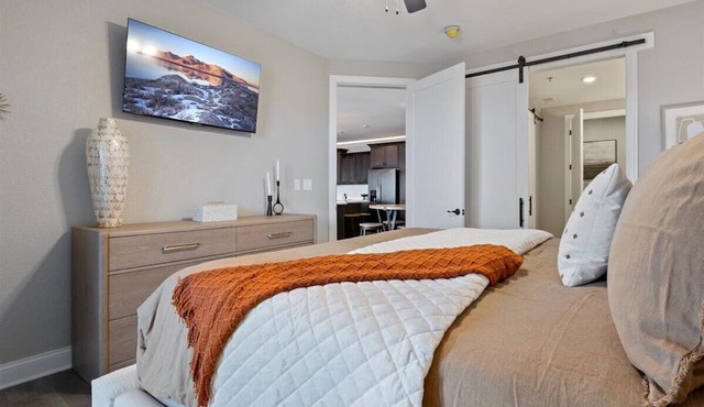 Upscale Lakeside Condo With Extraordinary Amenities at Topsider in Osage Beach 19mm