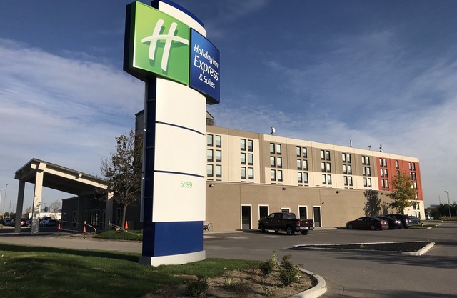 Holiday Inn Express & Suites Toronto Airport West, an Ihg Hotel