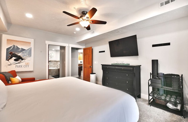 Managed by Park City Lodging-Walking distance to Town Lift and Historic Main St