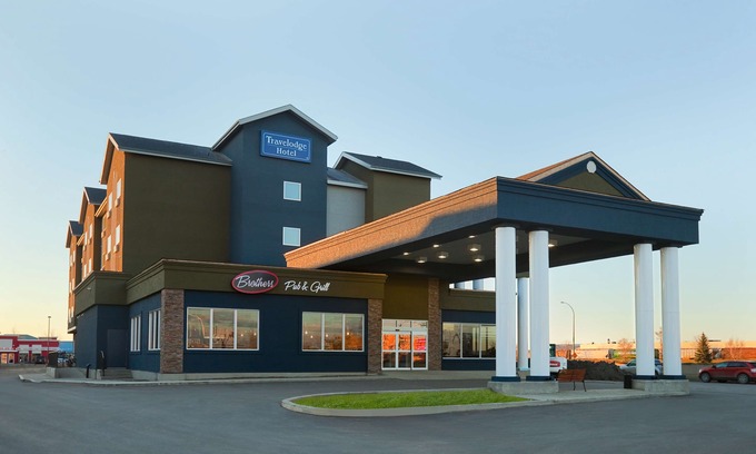 Weyburn Hotel | Travelodge Hotel by Wyndham Weyburn