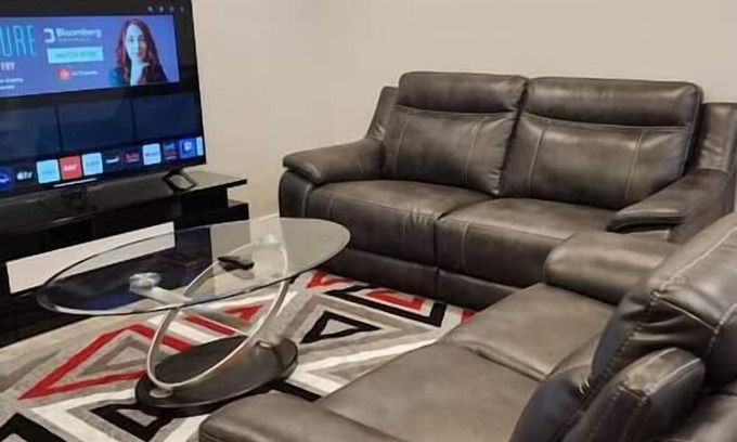 Winnipeg Apartment | Chesskings Suites - 2 Bedroom Lariviere Street